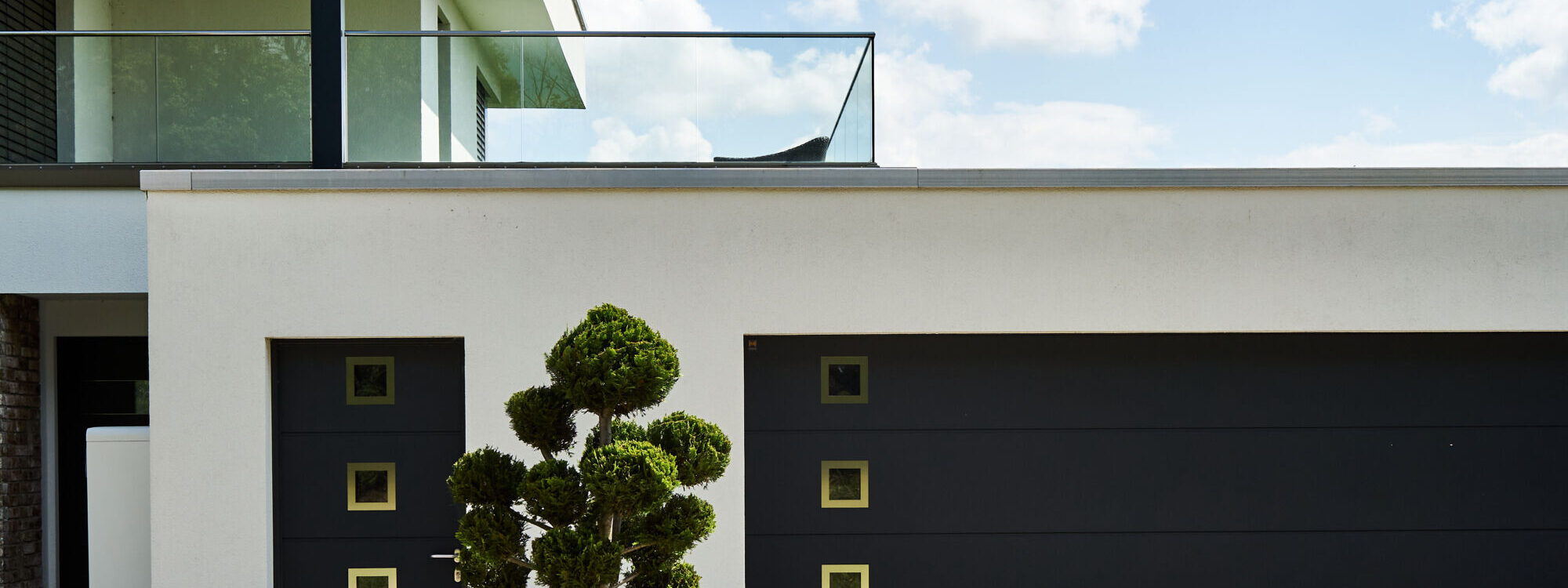 Pose de portes d’entrée et garage sur mesure à Mulhouse, Colmar et Strasbourg Guebwiller