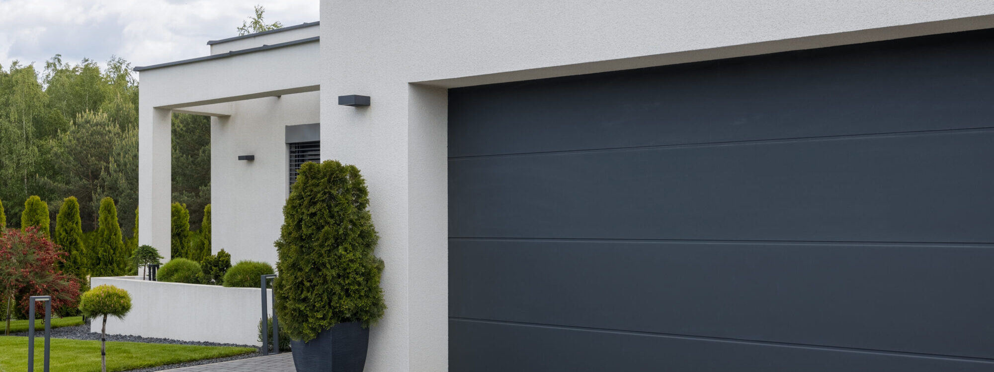 Portes de garage motorisées : les 4 problèmes les plus fréquents et comment les éviter durablement Rixheim